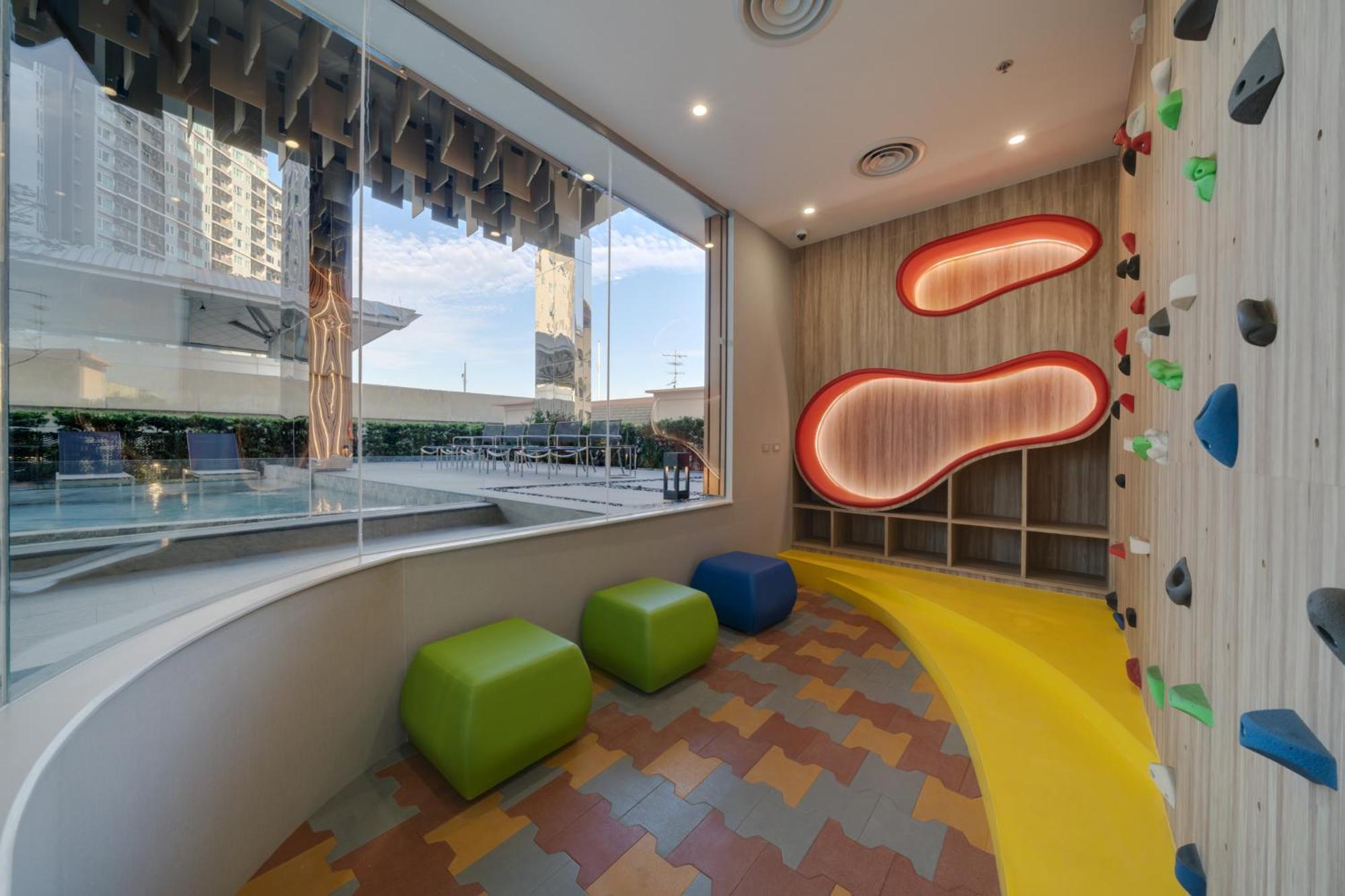Oakwood Suites Tiwanon Bangkok Нонтабури Екстериор снимка